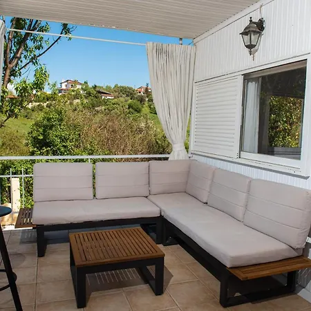 Grand Seaview Retreat - Walk To The *