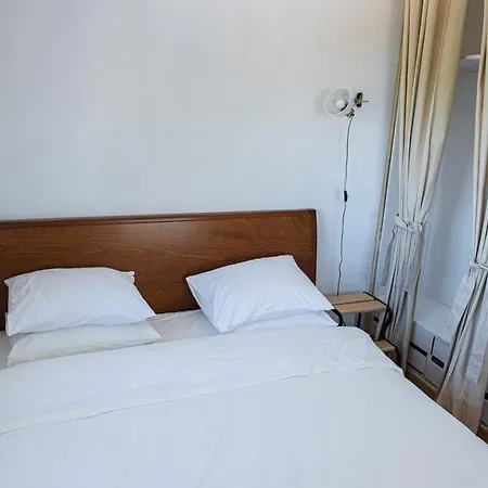 Grand Seaview Retreat - Walk To The Holiday home *