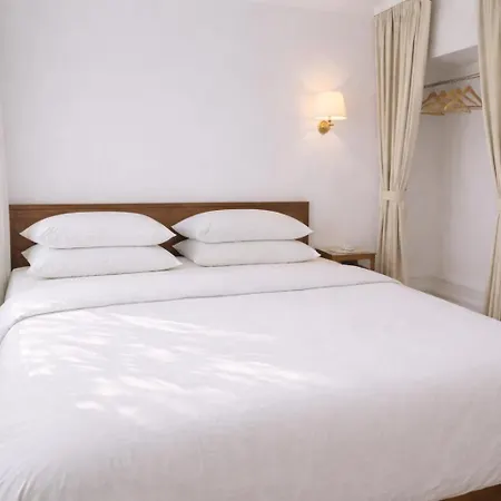 Grand Seaview Retreat - Walk To The